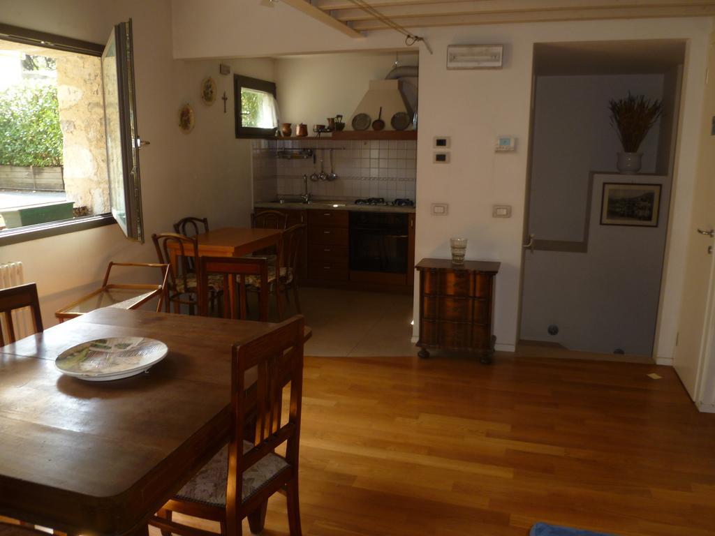 Villa Nido Del Tadini Lovere Zimmer foto